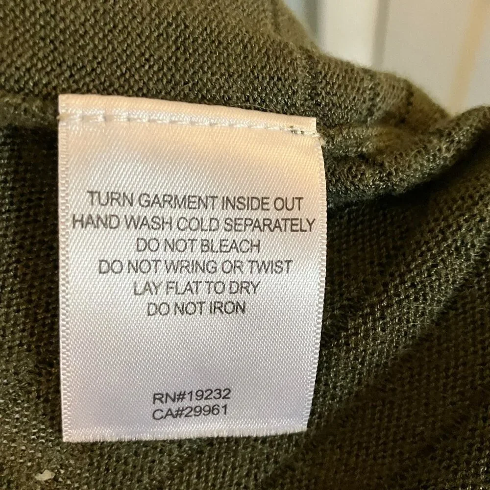 Alfred Dunner Petite Dark Green Long Sleeved Lightweight Cardigan Size PM - Picture 3 of 7
